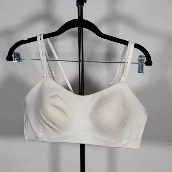 NWOT Lululemon Like a Cloud Bra *Light Support, B/C Cup White - Picture 3 of 4